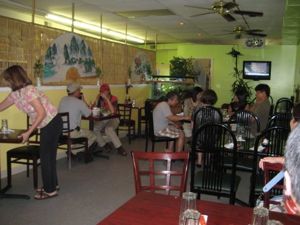 pho-dining-area