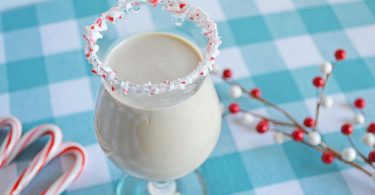peppermint-white-russian-holiday-cocktail-roamilicious