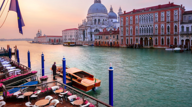 venice-honeymoon-best-hotel-roamilicious