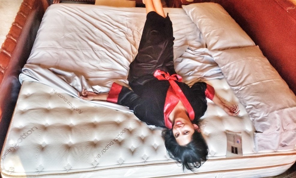 buy-this-best-online-mattress-roamilicious