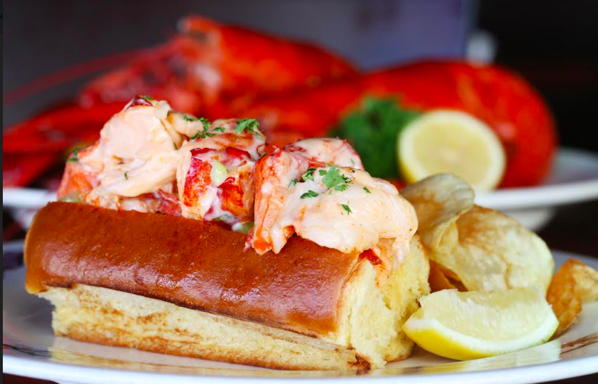 fish-market-lobster-roll-atlanta-roamilicoius