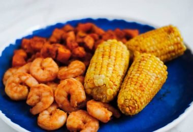cajun-shrimp-sheetpan-meal