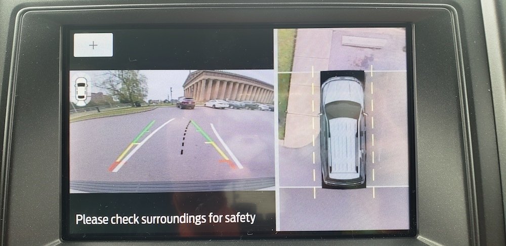 ford-expedition-backup-camera-feature-roamilicious