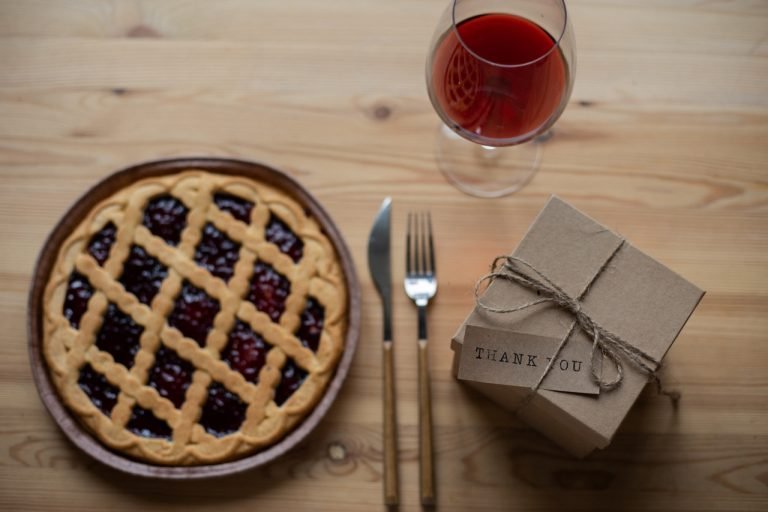 dessert-wine-pairiings-definitive-guide-roamilicious