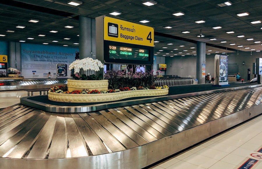 airline-lost-luggage-what-to-do-roamilicious