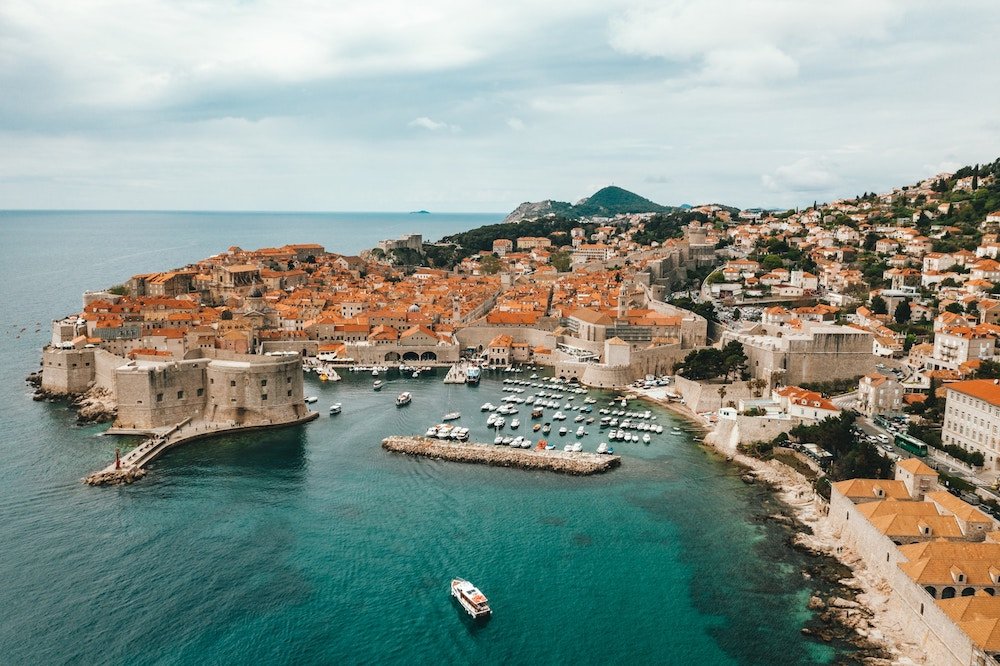 europe adventure romance roamilicous