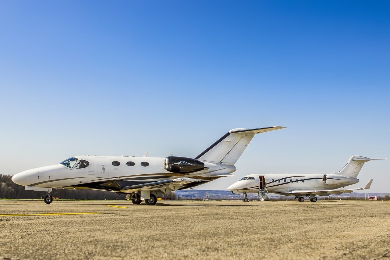 private-jet-g30a852a21_1280