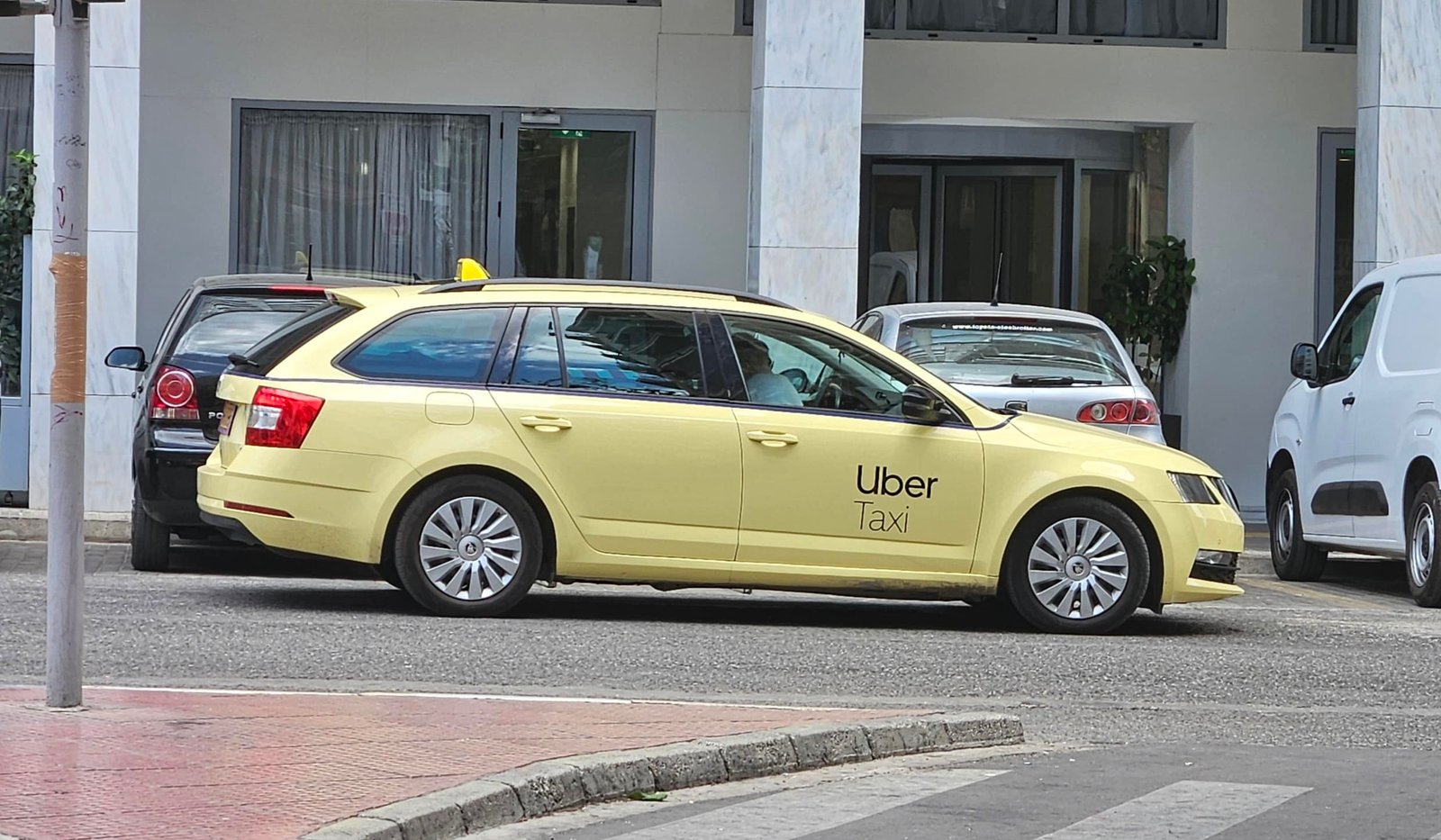 Does Athens, Greece have Uber?
